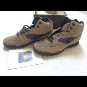 Nike - Men’s Hiking Boots; Size 8
